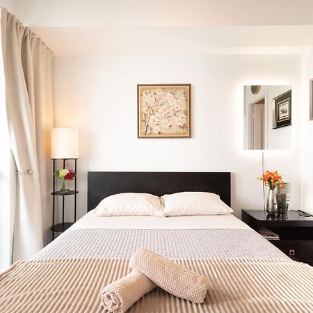 Bright Condo In The Heart Of Toronto Extérieur photo