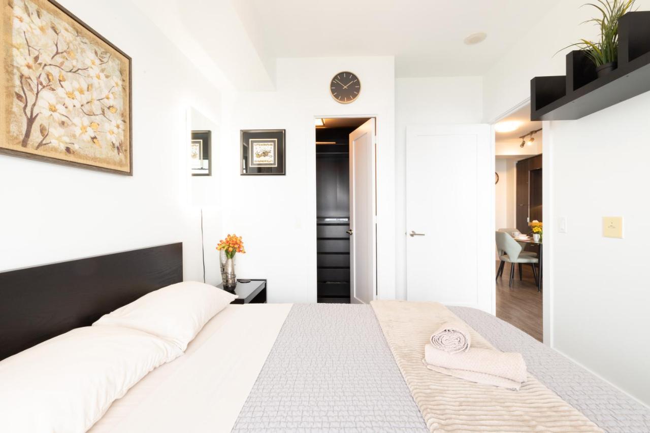 Bright Condo In The Heart Of Toronto Extérieur photo