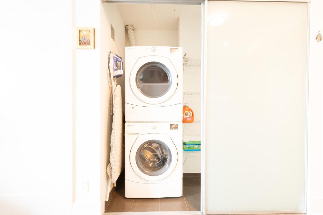 Bright Condo In The Heart Of Toronto Extérieur photo