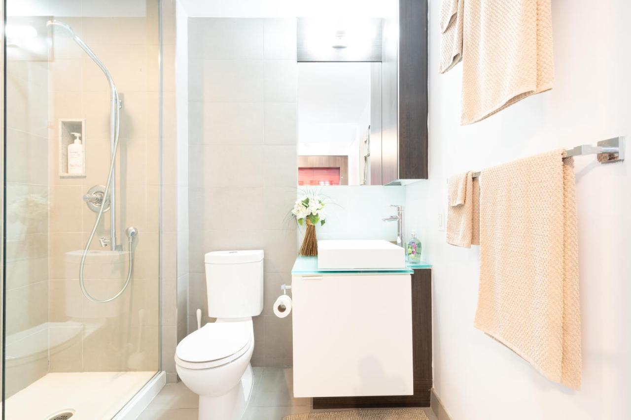 Bright Condo In The Heart Of Toronto Extérieur photo