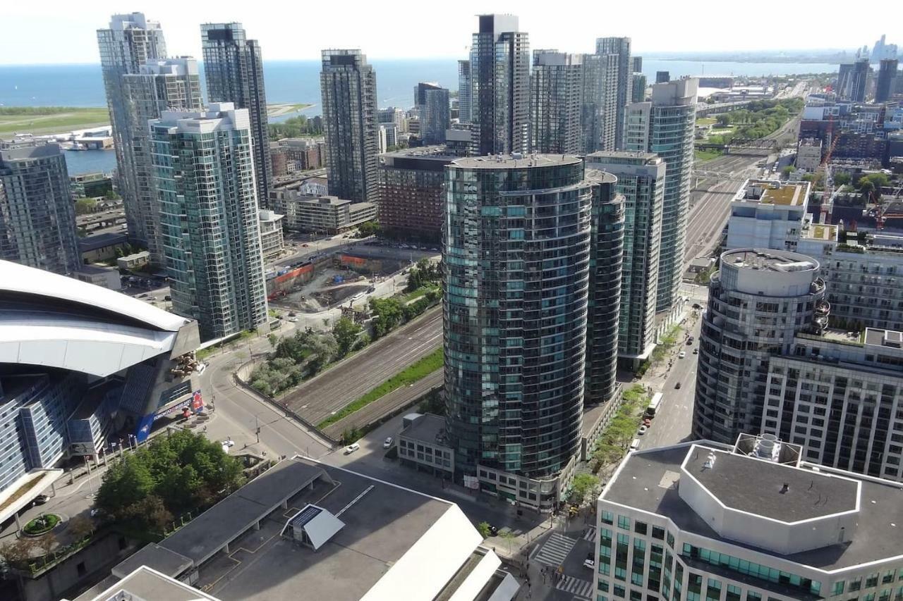 Bright Condo In The Heart Of Toronto Extérieur photo
