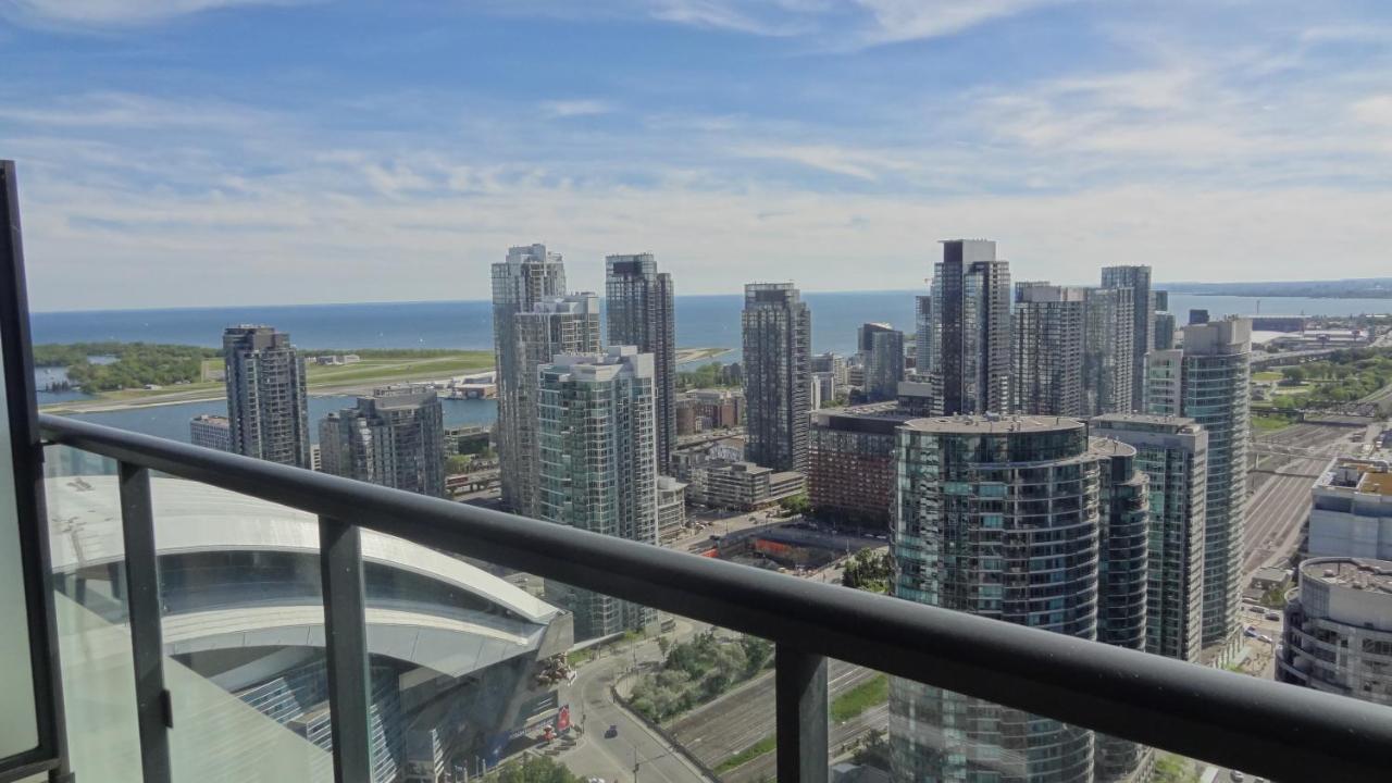 Bright Condo In The Heart Of Toronto Extérieur photo